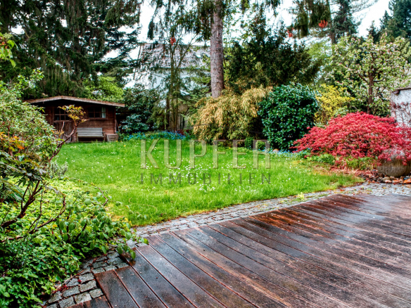 © KI Geräumige DHH Erlangen