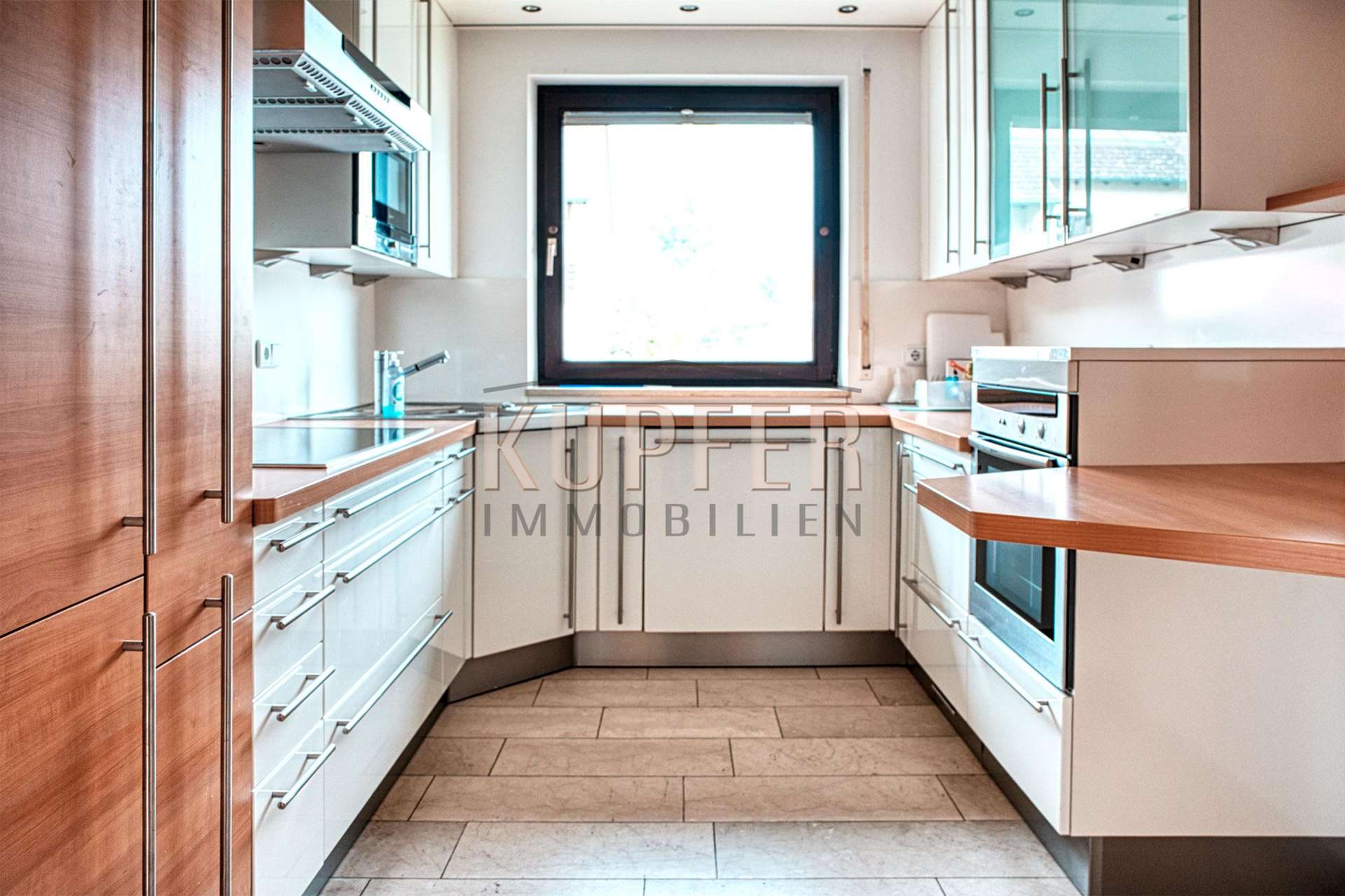 © KI Geräumige DHH Erlangen