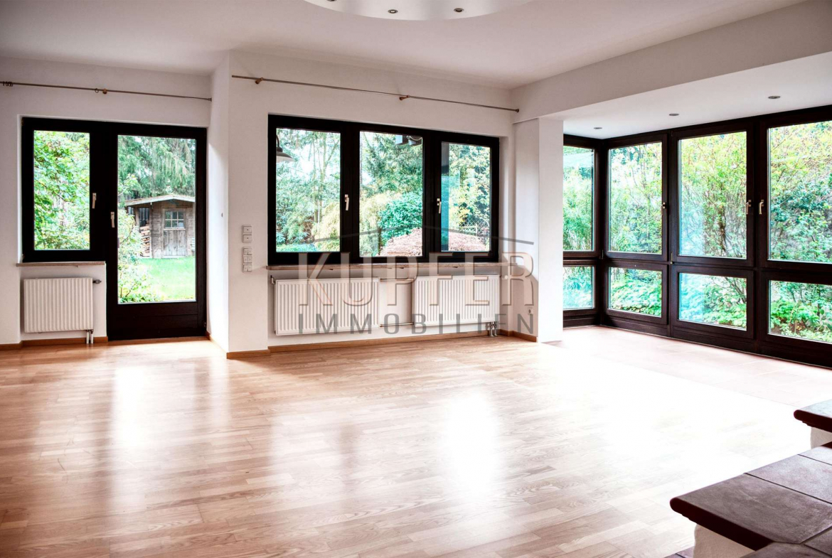 © KI Geräumige DHH Erlangen