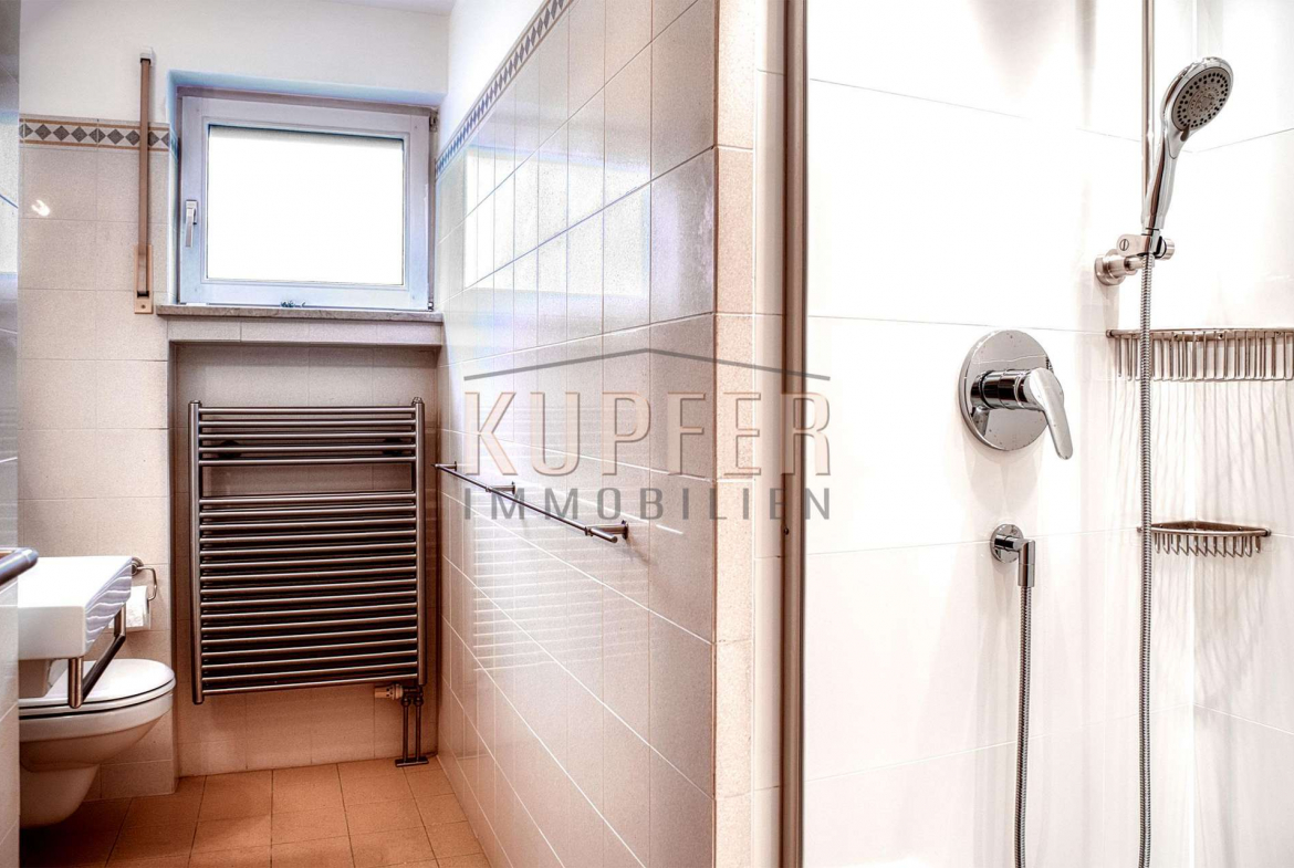 © KI Geräumige DHH Erlangen